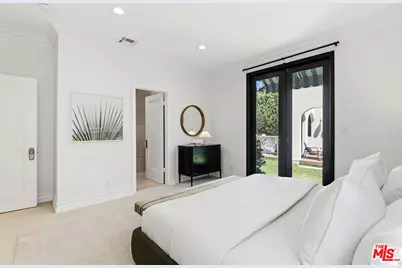 8727 Bonner Dr, Los Angeles, CA 90048 - Photo 13