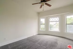 1476 W 37th Dr, Los Angeles, CA 90018 - Photo 39