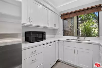 21 Northwoods Ln, La Crescenta, CA 91214 - Photo 11