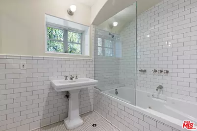 9140 St Ives Dr, Los Angeles, CA 90069 - Photo 41