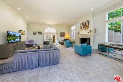3827 Berry Dr, Studio City, CA 91604 - Photo 19