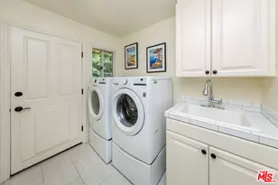 3827 Berry Dr, Studio City, CA 91604 - Photo 35