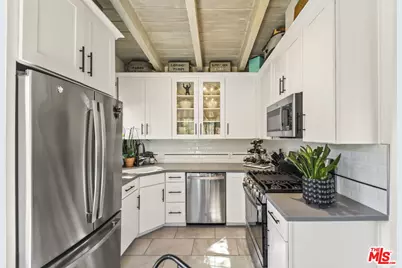6335 Grape Pl, Los Angeles, CA 90068 - Photo 7