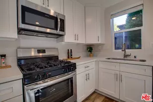 15031 Hartland St, Van Nuys, CA 91405 - Photo 9