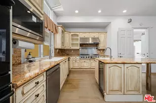 118 Channel Pointe Mall, Marina del Rey, CA 90292 - Photo 9