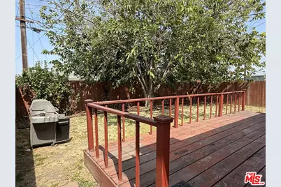 11233 Raymond Ave, Los Angeles, CA 90044 - Photo 19