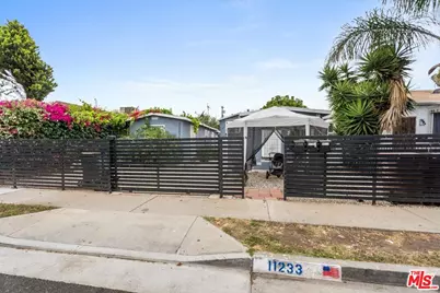 11233 Raymond Ave, Los Angeles, CA 90044 - Photo 9