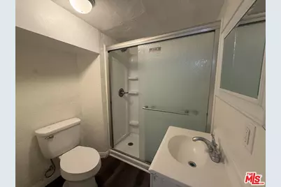 11233 Raymond Ave, Los Angeles, CA 90044 - Photo 17