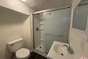 11233 Raymond Ave, Los Angeles, CA 90044 - Photo 17