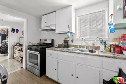 11233 Raymond Ave, Los Angeles, CA 90044 - Photo 11