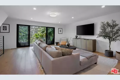 8309 Yucca Trl, Los Angeles, CA 90046 - Photo 13