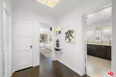 1663 S Genesee Ave, Los Angeles, CA 90019 - Photo 15