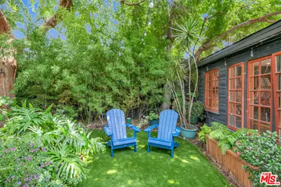 1812 S Bronson Ave, Los Angeles, CA 90019 - Photo 43