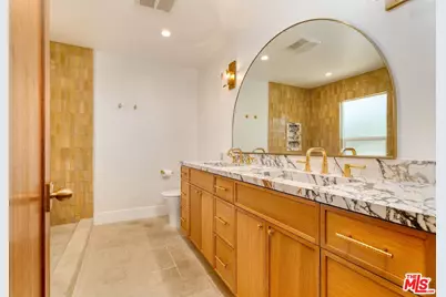6051 Sadring Ave, Los Angeles, CA 91367 - Photo 13