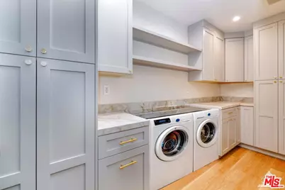 6051 Sadring Ave, Los Angeles, CA 91367 - Photo 27