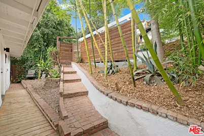 6331 Grape Pl, Los Angeles, CA 90068 - Photo 3