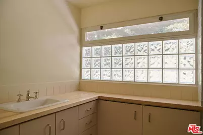 603 Hightree Rd, Los Angeles, CA 90402 - Photo 17