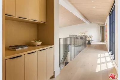1749 Mandeville Ln, Los Angeles, CA 90049 - Photo 53