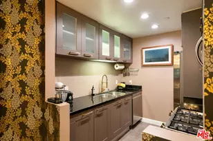 585 N Rossmore Ave, Los Angeles, CA 90004 - Photo 7