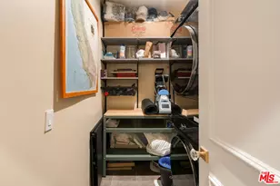 585 N Rossmore Ave, Los Angeles, CA 90004 - Photo 17