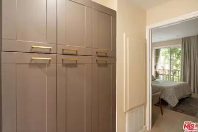 585 N Rossmore Ave #407, Los Angeles, CA 90004 - Photo 13