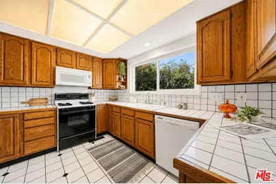 3543 Lavell Dr, Los Angeles, CA 90065 - Photo 9