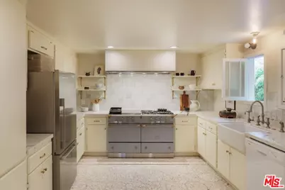 3627 Cody Rd, Sherman Oaks, CA 91403 - Photo 15