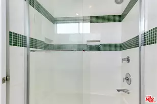 2550 S Centinela Ave, Los Angeles, CA 90064 - Photo 25