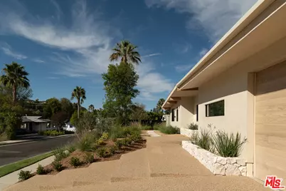 18840 La Amistad Pl, Tarzana, CA 91356 - Photo 63