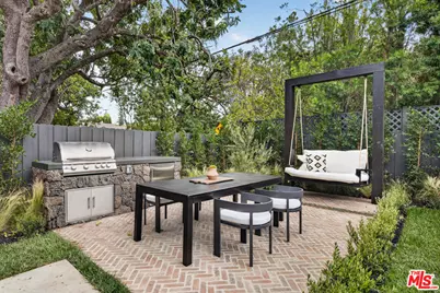 12610 Sarah St, Studio City, CA 91604 - Photo 31