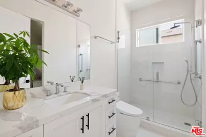 8910 W 25th St, Los Angeles, CA 90034 - Photo 23