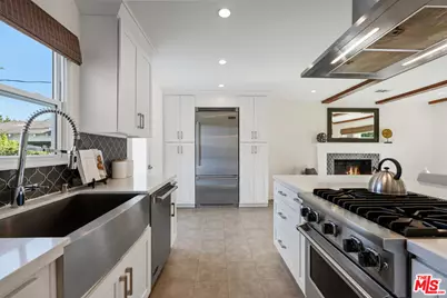 5438 Colfax Ave, Valley Village, CA 91601 - Photo 19