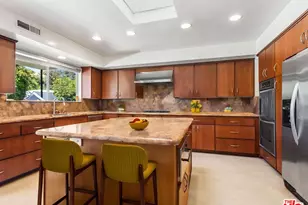 1120 Maybrook Dr, Los Angeles, CA 90210 - Photo 9