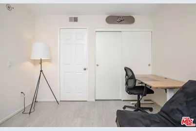 1942 Grace Ave #217, Los Angeles, CA 90068 - Photo 15