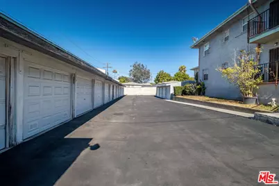 3311 W 77th St, Los Angeles, CA 90043 - Photo 15