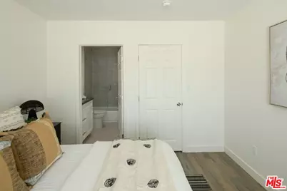 18424 Domino St, Los Angeles, CA 91335 - Photo 27