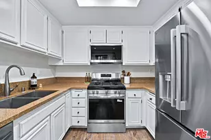 21811 Saticoy St, Los Angeles, CA 91304 - Photo 7