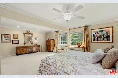 5050 Coldwater Canyon Ave #Ph1, Los Angeles, CA 91423 - Photo 17
