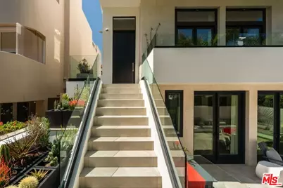 121 Topsail Mall, Los Angeles, CA 90292 - Photo 5