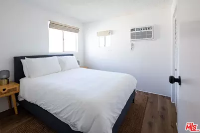 1744 W 36th Pl, Los Angeles, CA 90018 - Photo 33