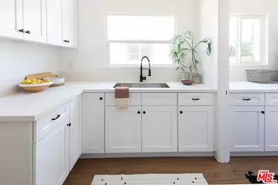 1744 W 36th Pl, Los Angeles, CA 90018 - Photo 15