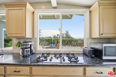 2337 Sunset Heights Dr, Los Angeles, CA 90046 - Photo 11