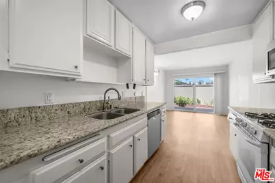 12334 Runnymede St #5, Los Angeles, CA 91605 - Photo 7