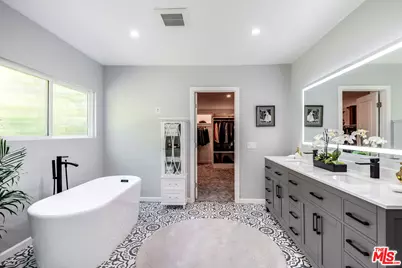 12304 Addison St, Los Angeles, CA 91607 - Photo 29