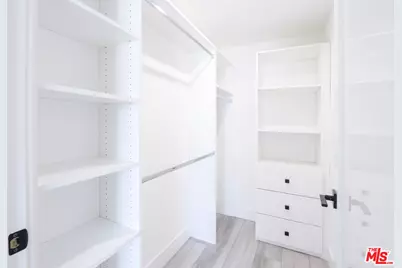 11800 Courtleigh Dr #202, Los Angeles, CA 90066 - Photo 9