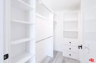 11800 Courtleigh Dr, Los Angeles, CA 90066 - Photo 9
