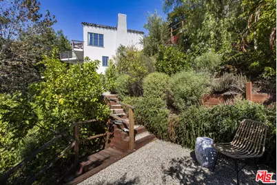 2781 Westshire Dr, Los Angeles, CA 90068 - Photo 39