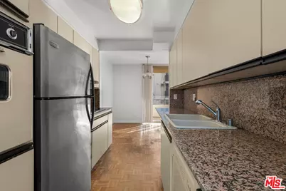 1300 Midvale Ave #408, Los Angeles, CA 90024 - Photo 19