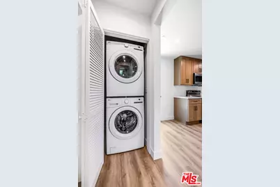 5954 Simpson Ave, Los Angeles, CA 91607 - Photo 51
