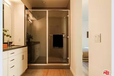 14113 W Monroe Pl, Van Nuys, CA 91405 - Photo 31